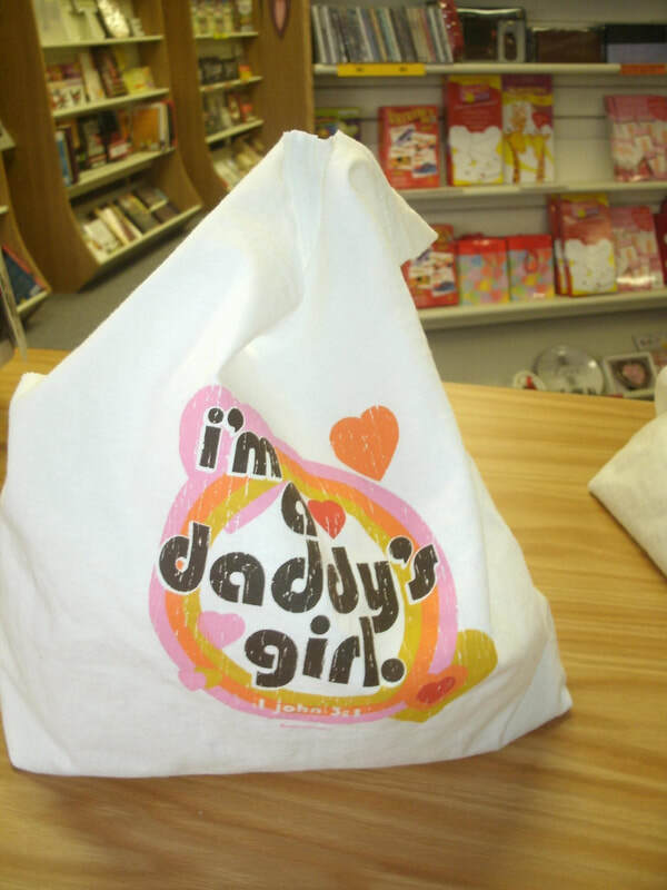 DIY shopping bag made from a t-shirt