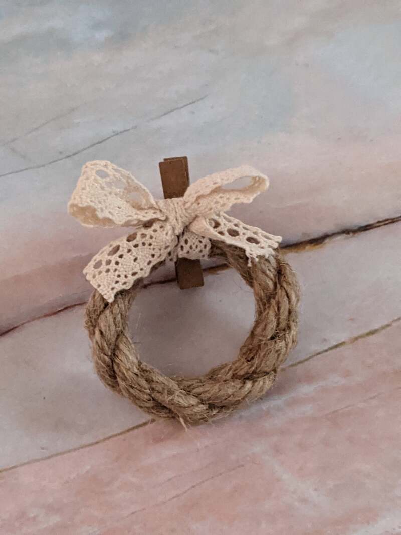 Rope Wreath Gift Clip
