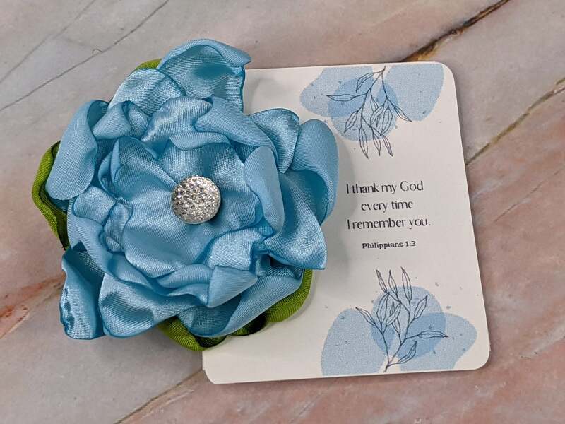 Blue Petal Flower Clip with "I Thank My God" Tag