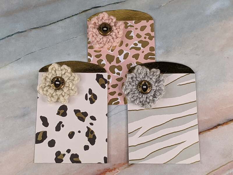 Set of 3 Gift Card Holders with Crocheted Flowers